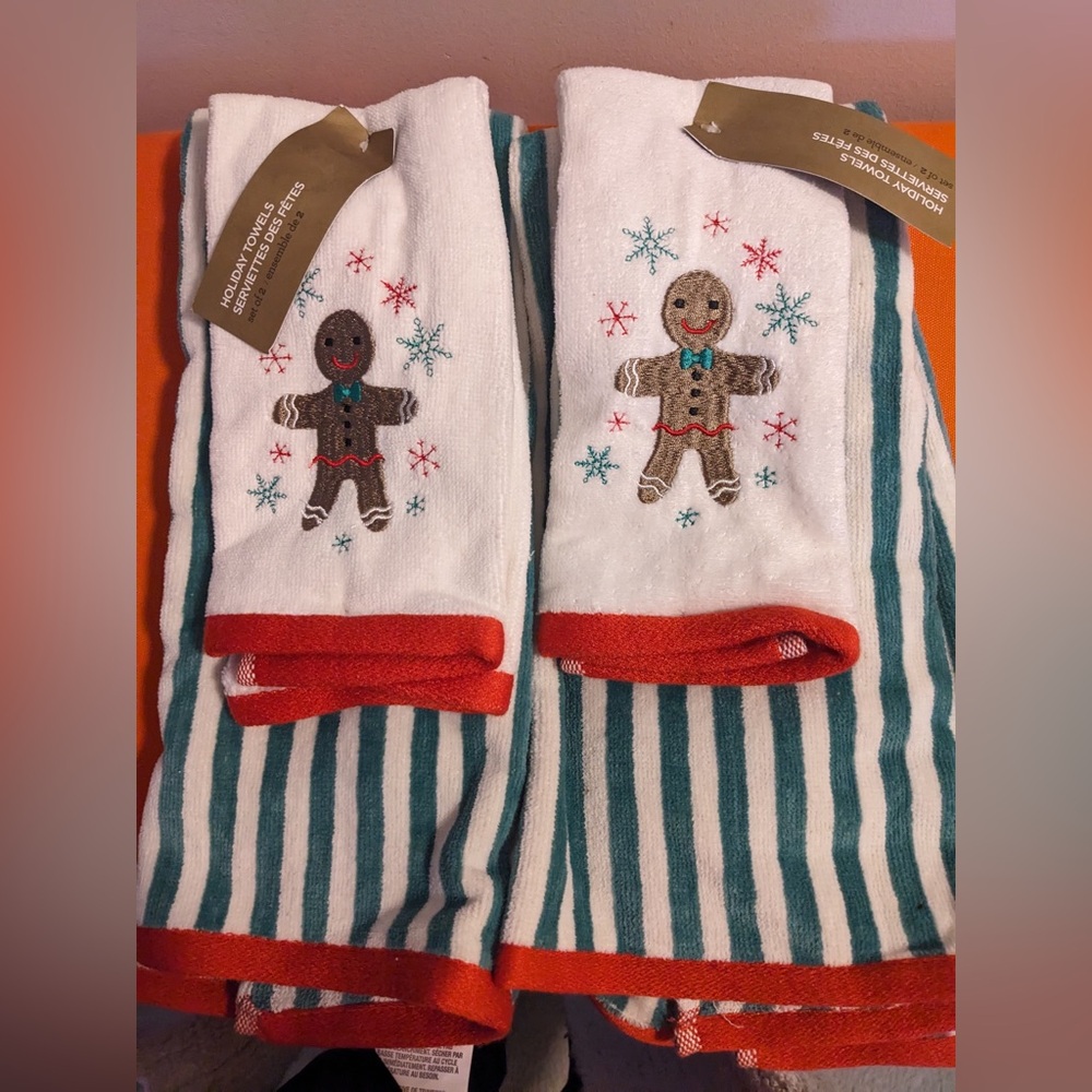 Christmas Gingerbread Man Kitchen Towels two set